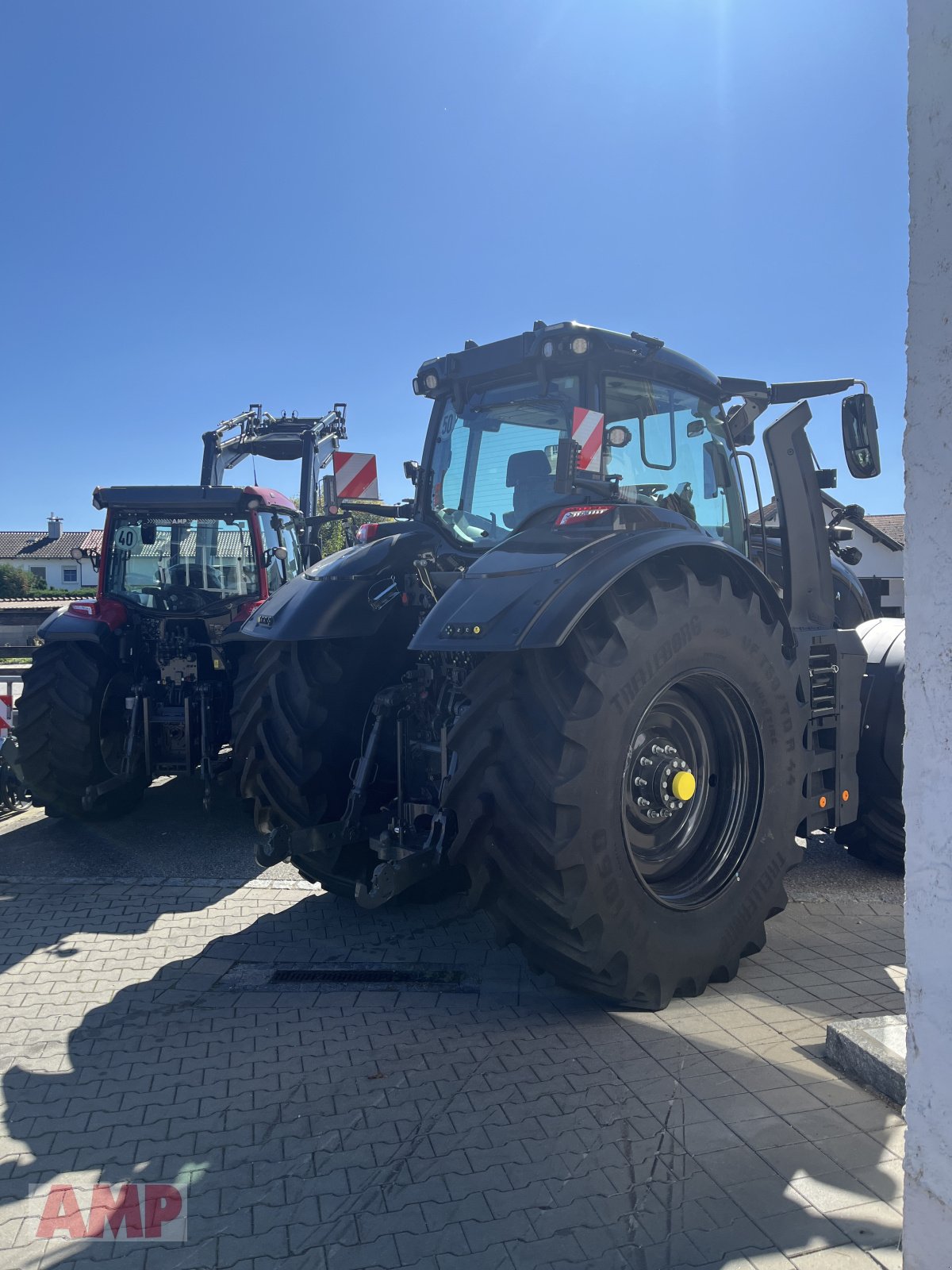 Traktor of the type Valtra S416, Neumaschine in Teising (Picture 3)