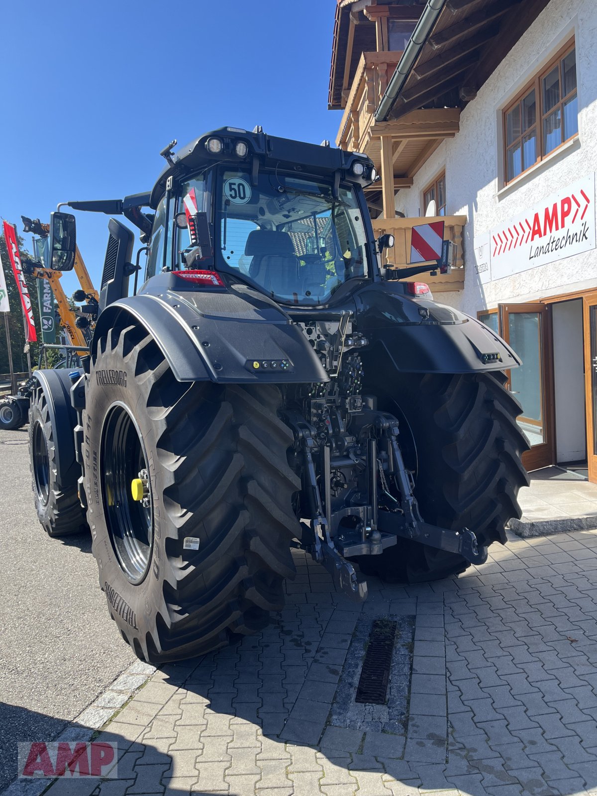 Traktor of the type Valtra S416, Neumaschine in Teising (Picture 4)
