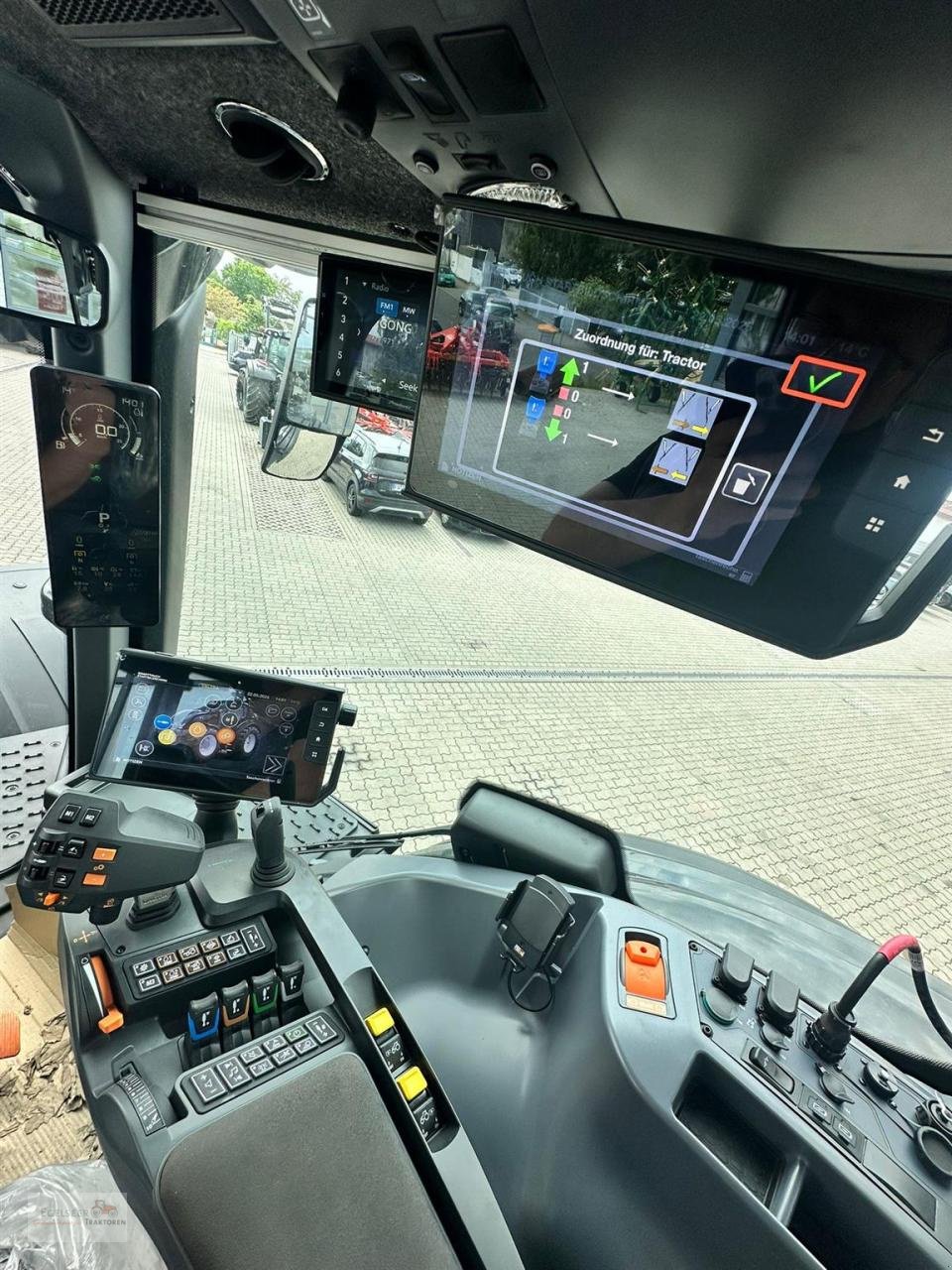 Traktor des Typs Valtra S416, Neumaschine in Fürth / Burgfarrnbach (Bild 6)