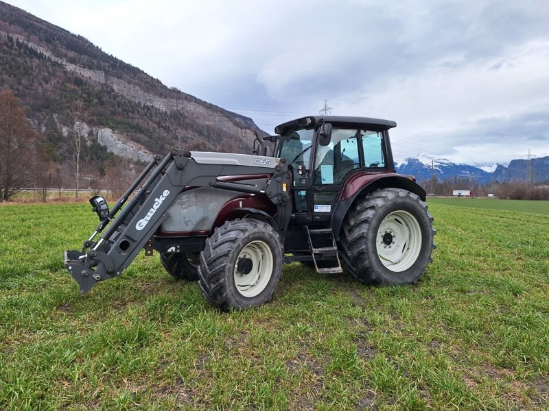 Traktor of the type Valtra T 120 C Traktor, Gebrauchtmaschine in Chur (Picture 1)
