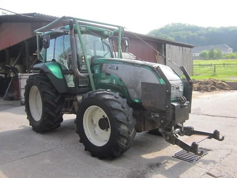 Traktor des Typs Valtra T 120, Gebrauchtmaschine in Ziegenhagen (Bild 2)