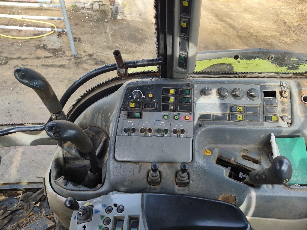 Traktor типа Valtra T 130, Gebrauchtmaschine в Saint-Rémy (Фотография 4)