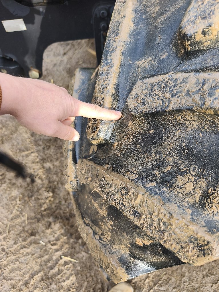 Traktor типа Valtra T 130, Gebrauchtmaschine в Saint-Rémy (Фотография 11)