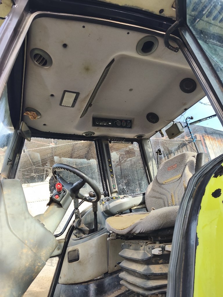 Traktor типа Valtra T 130, Gebrauchtmaschine в Saint-Rémy (Фотография 5)