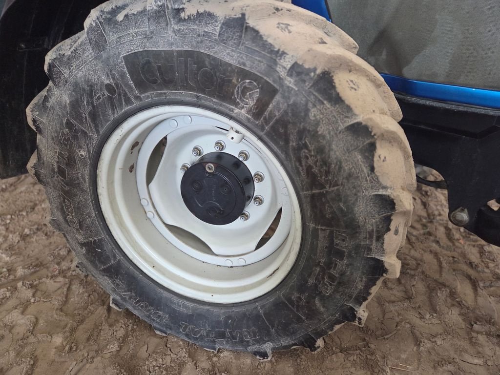 Traktor типа Valtra T 140, Gebrauchtmaschine в BRECEY (Фотография 9)