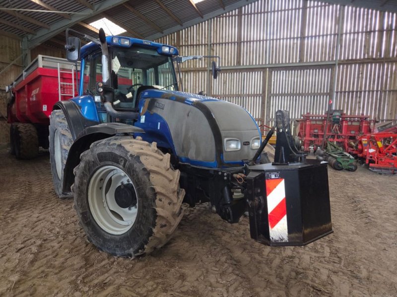 Traktor типа Valtra T 140, Gebrauchtmaschine в BRECEY (Фотография 1)