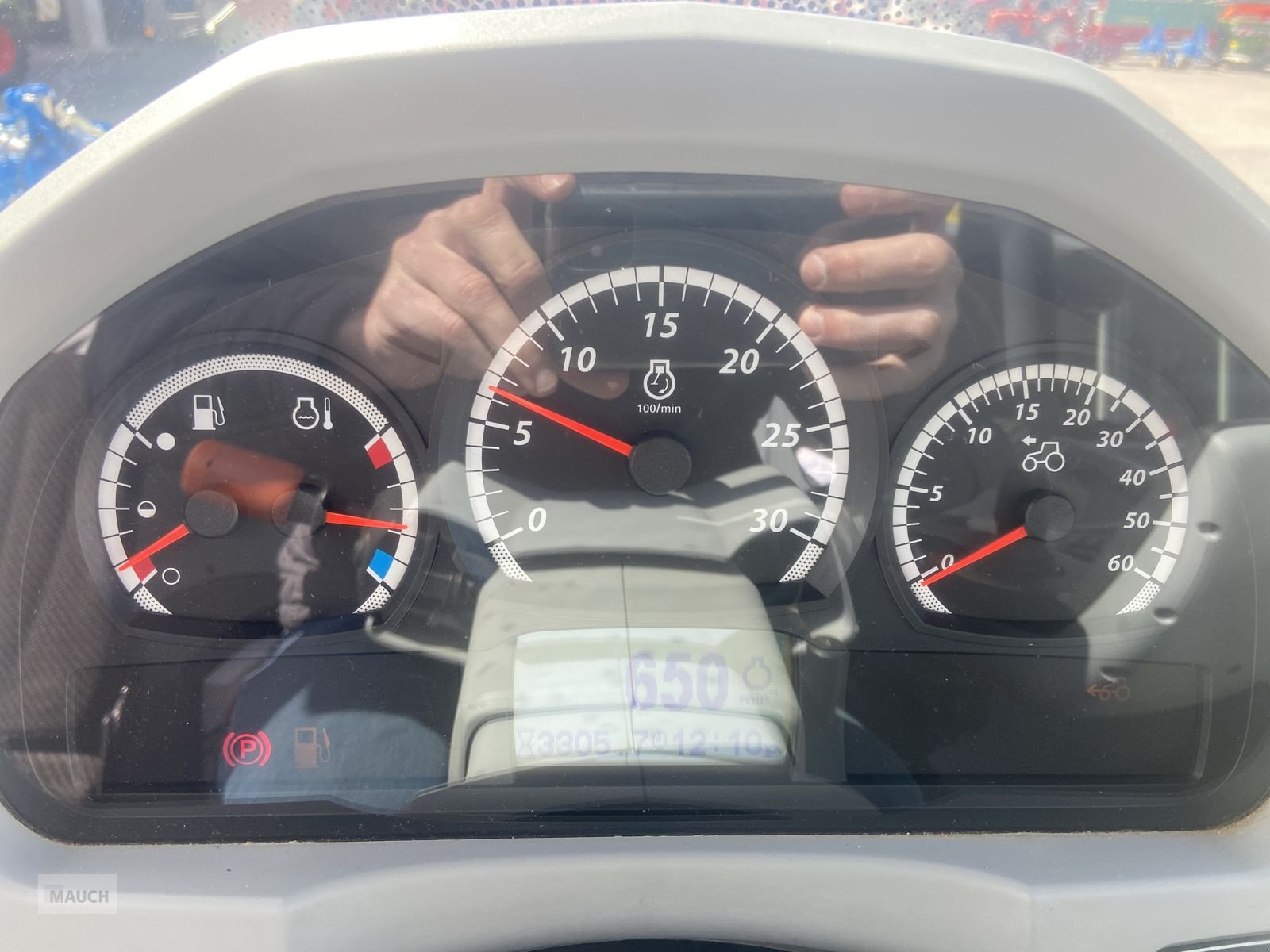 Traktor van het type Valtra T 144 Direct, Gebrauchtmaschine in Burgkirchen (Foto 13)