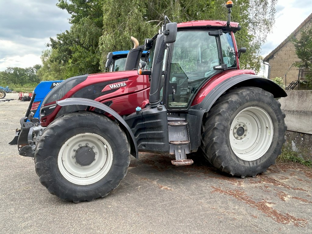 Traktor des Typs Valtra T 154 Hi, Gebrauchtmaschine in CORMENON (Bild 3)