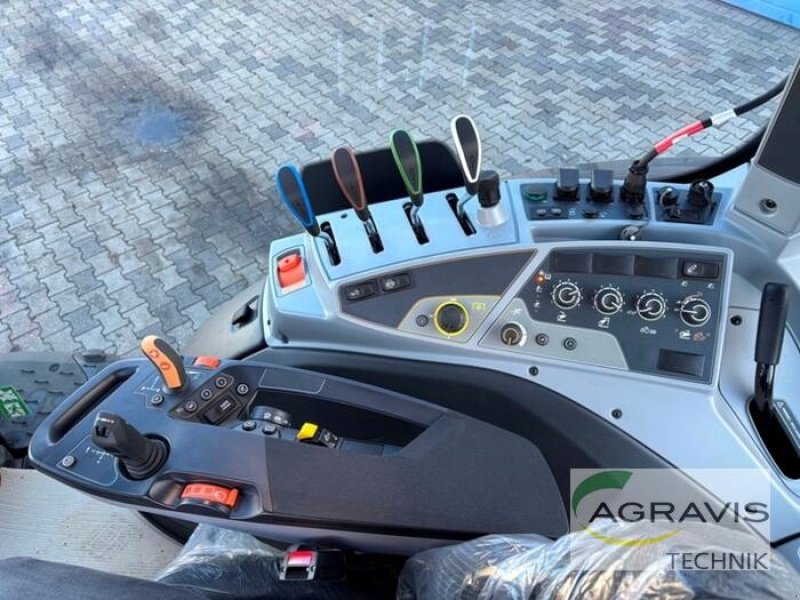 Traktor van het type Valtra T 155 A 2A1, Gebrauchtmaschine in Meppen (Foto 16)