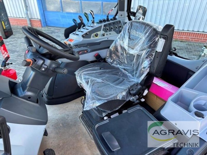 Traktor van het type Valtra T 155 A 2A1, Gebrauchtmaschine in Meppen (Foto 13)