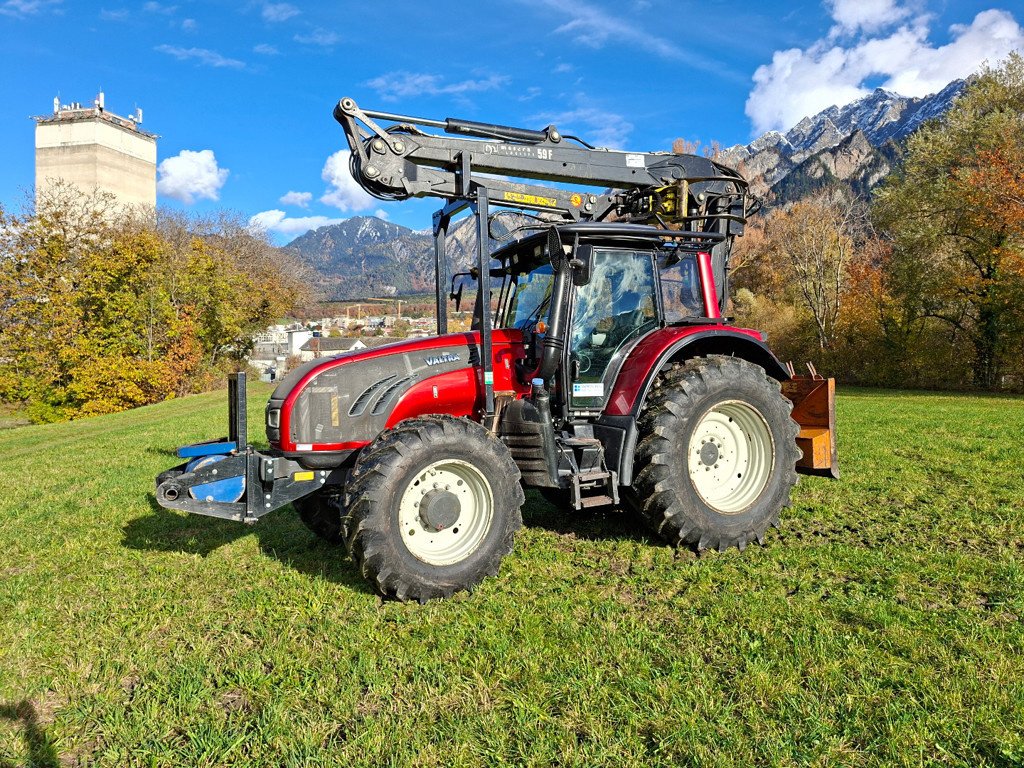 Traktor typu Valtra T 163eDirect Traktor, Gebrauchtmaschine v Chur (Obrázek 5)