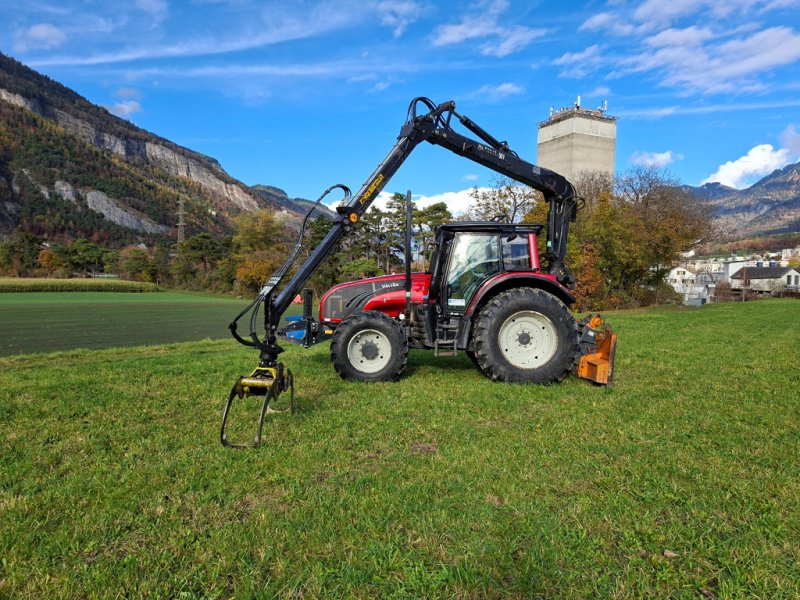 Traktor van het type Valtra T 163eDirect Traktor, Gebrauchtmaschine in Chur (Foto 1)