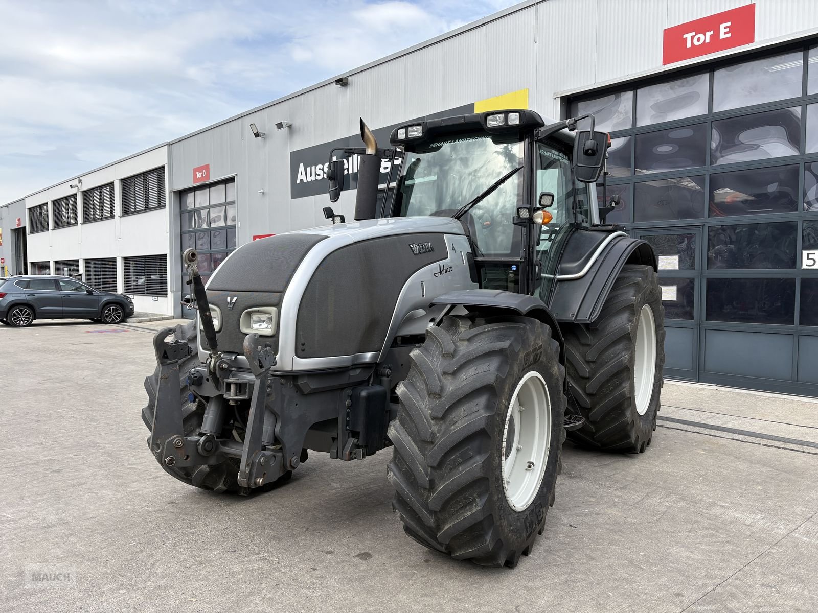 Traktor типа Valtra T 171 HiTech, Gebrauchtmaschine в Burgkirchen (Фотография 2)