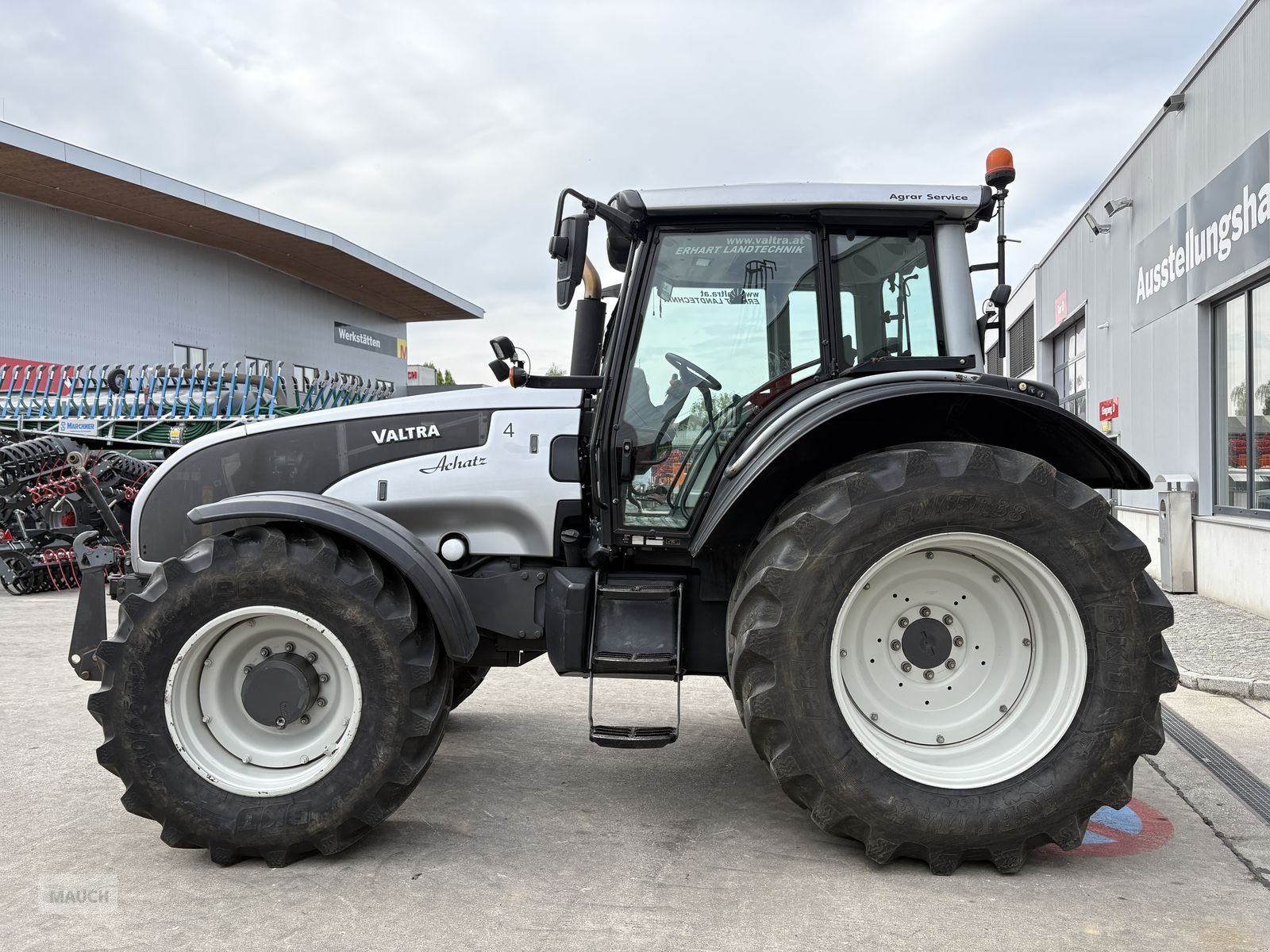 Traktor типа Valtra T 171 HiTech, Gebrauchtmaschine в Burgkirchen (Фотография 10)