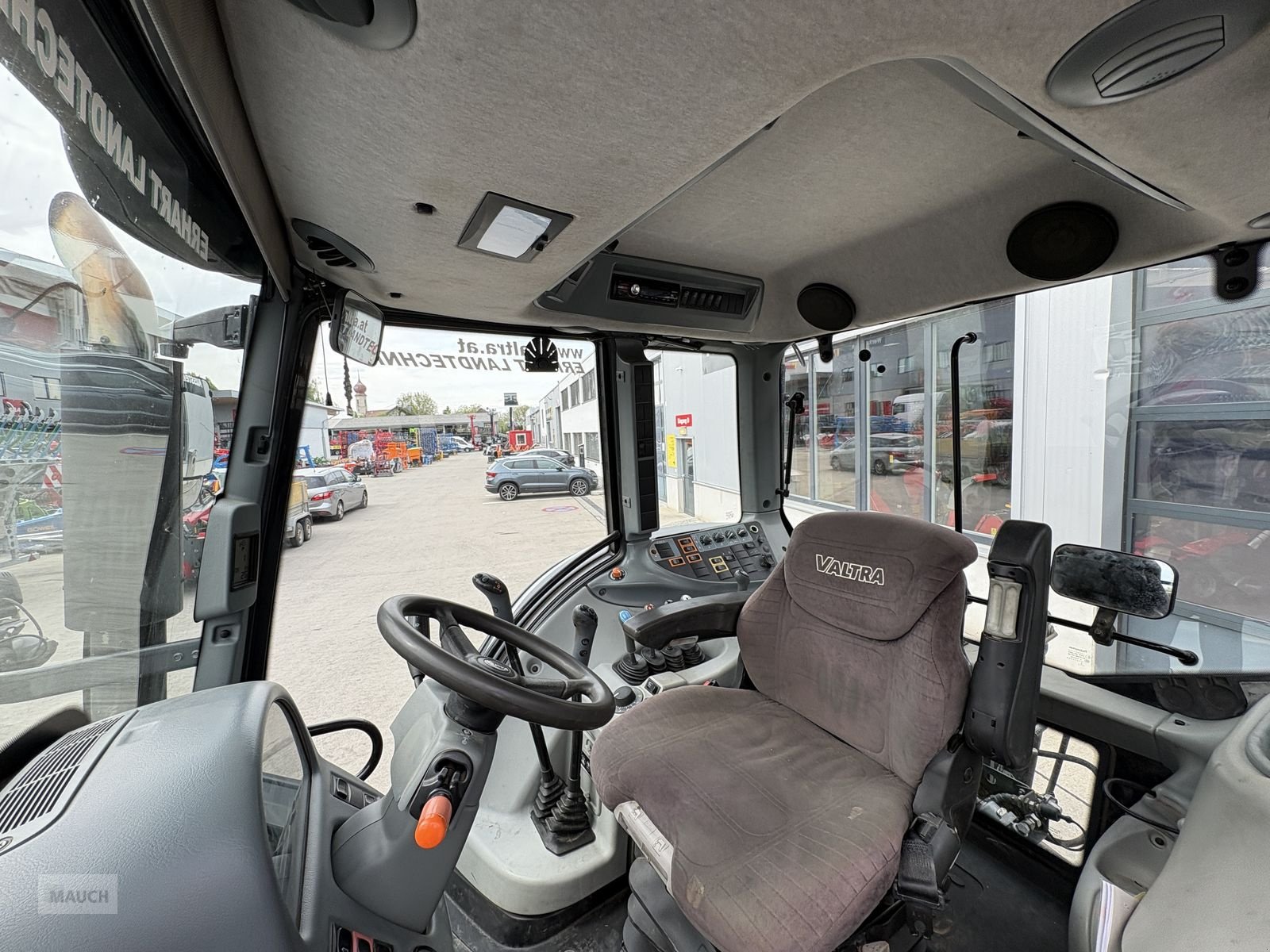 Traktor типа Valtra T 171 HiTech, Gebrauchtmaschine в Burgkirchen (Фотография 11)