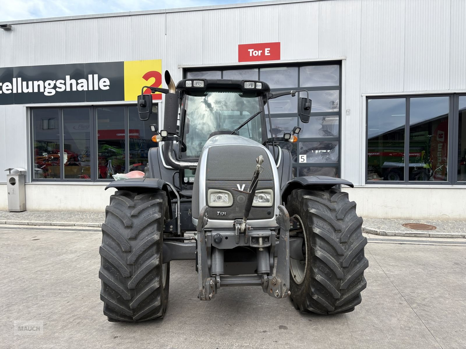 Traktor типа Valtra T 171 HiTech, Gebrauchtmaschine в Burgkirchen (Фотография 3)