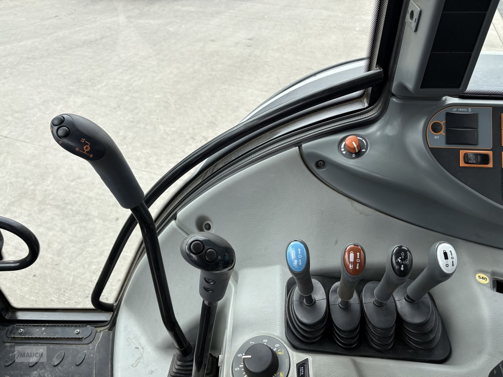 Traktor типа Valtra T 171 HiTech, Gebrauchtmaschine в Burgkirchen (Фотография 14)