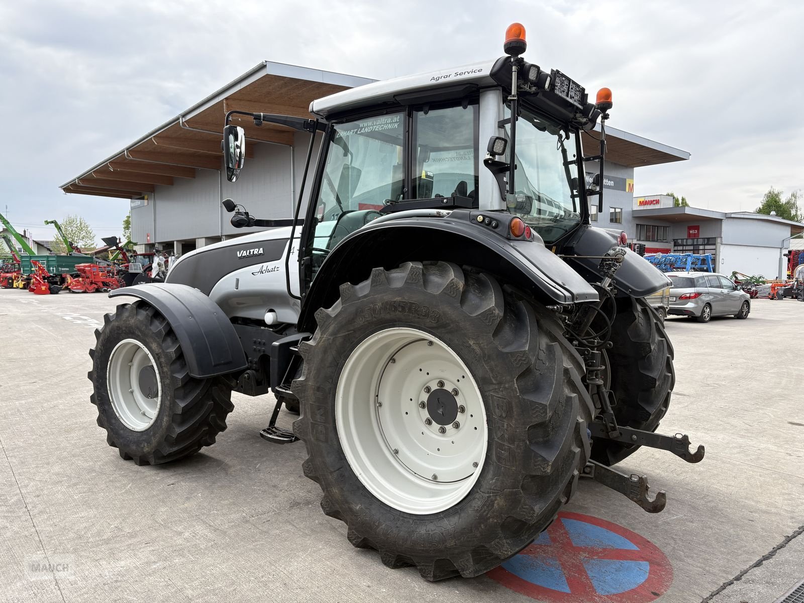 Traktor типа Valtra T 171 HiTech, Gebrauchtmaschine в Burgkirchen (Фотография 9)