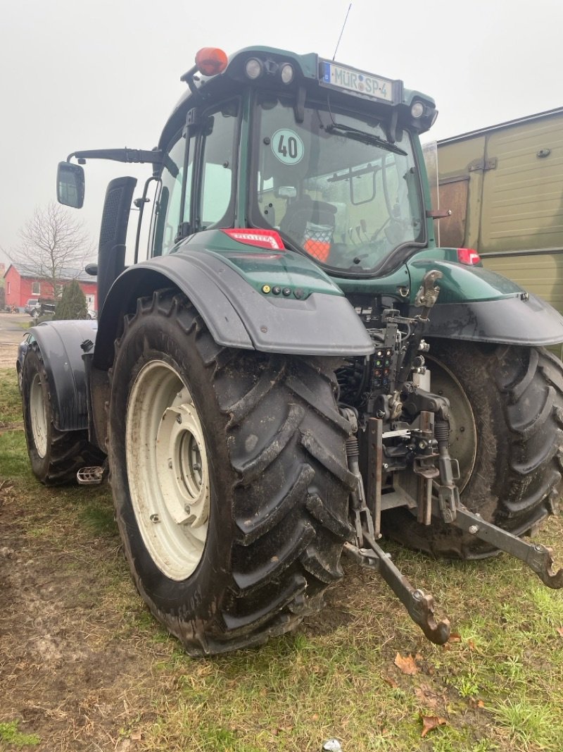 Traktor типа Valtra T 174 E, Gebrauchtmaschine в Plau am See / OT Klebe (Фотография 5)