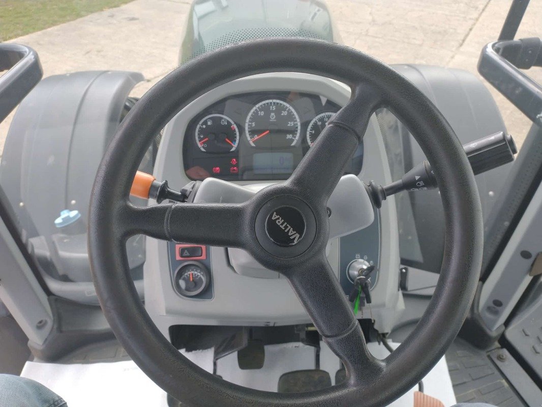 Traktor типа Valtra T 174 E, Gebrauchtmaschine в Plau am See / OT Klebe (Фотография 20)