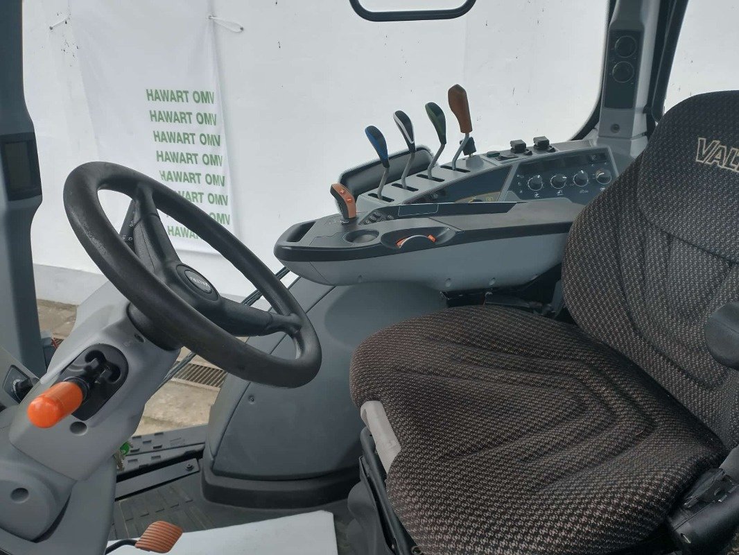 Traktor типа Valtra T 174 E, Gebrauchtmaschine в Plau am See / OT Klebe (Фотография 24)