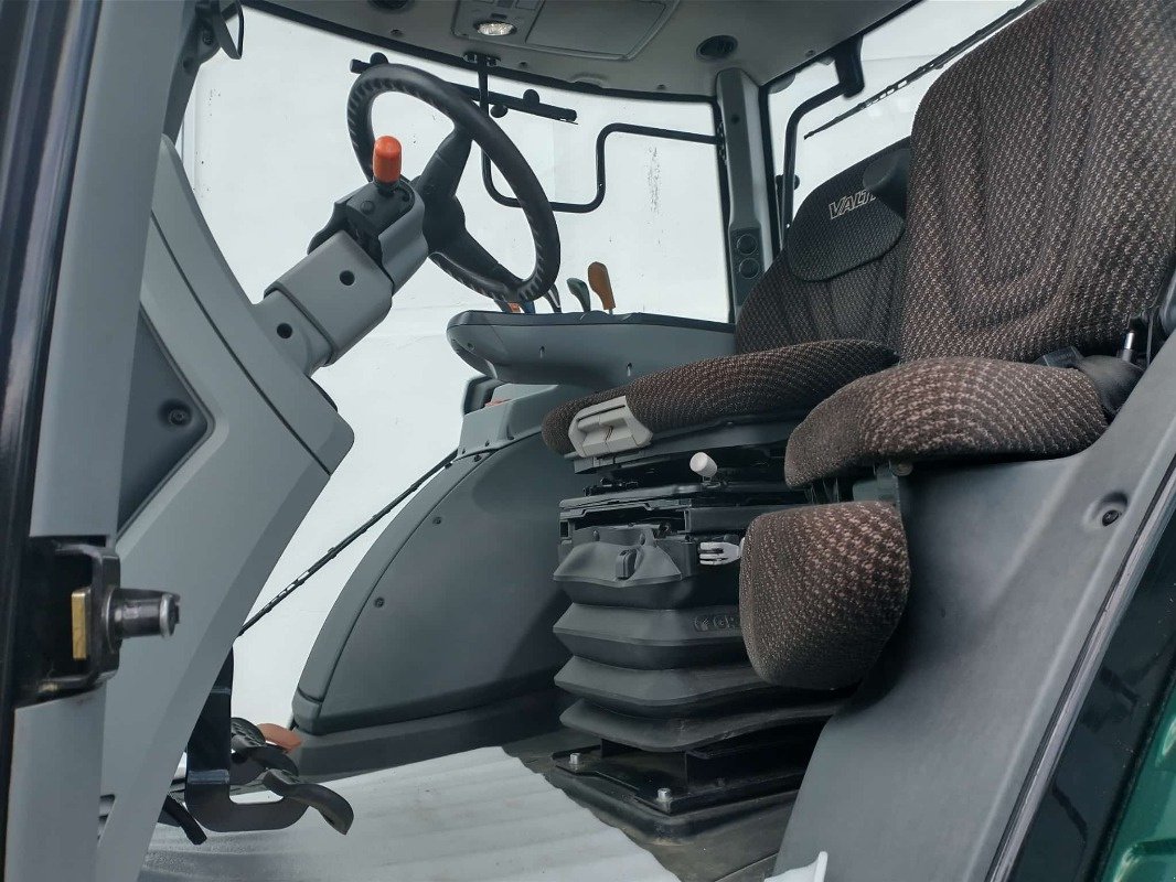 Traktor типа Valtra T 174 E, Gebrauchtmaschine в Plau am See / OT Klebe (Фотография 25)