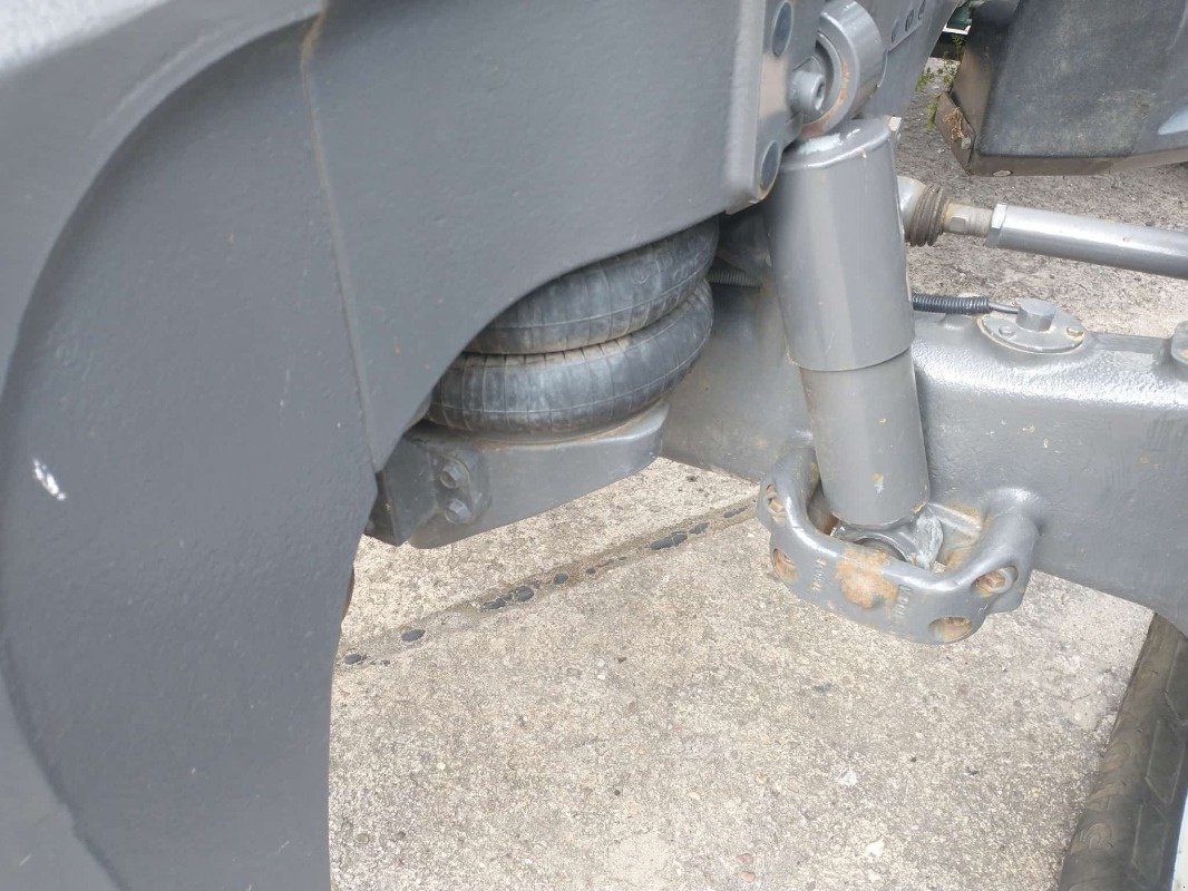 Traktor типа Valtra T 174 E, Gebrauchtmaschine в Plau am See / OT Klebe (Фотография 26)