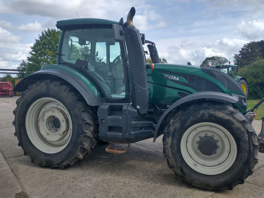 Traktor типа Valtra T 174 E, Gebrauchtmaschine в Plau am See / OT Klebe (Фотография 29)