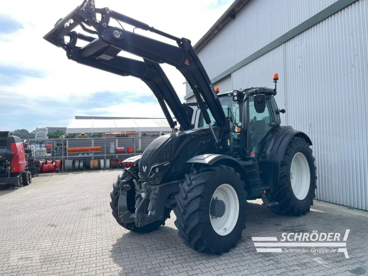 Traktor типа Valtra T 174 EA, Gebrauchtmaschine в Wildeshausen (Фотография 5)