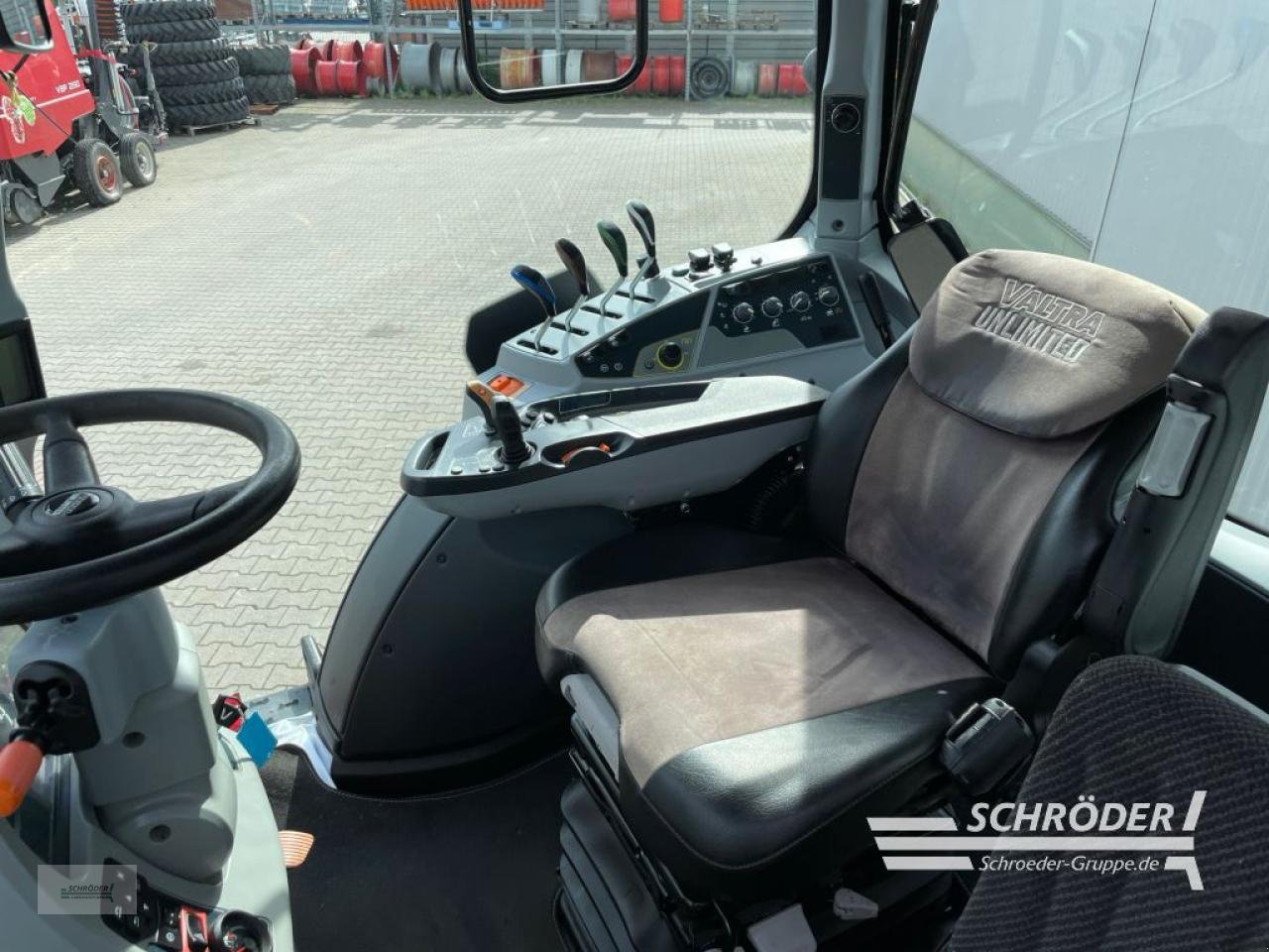 Traktor типа Valtra T 174 EA, Gebrauchtmaschine в Wildeshausen (Фотография 11)