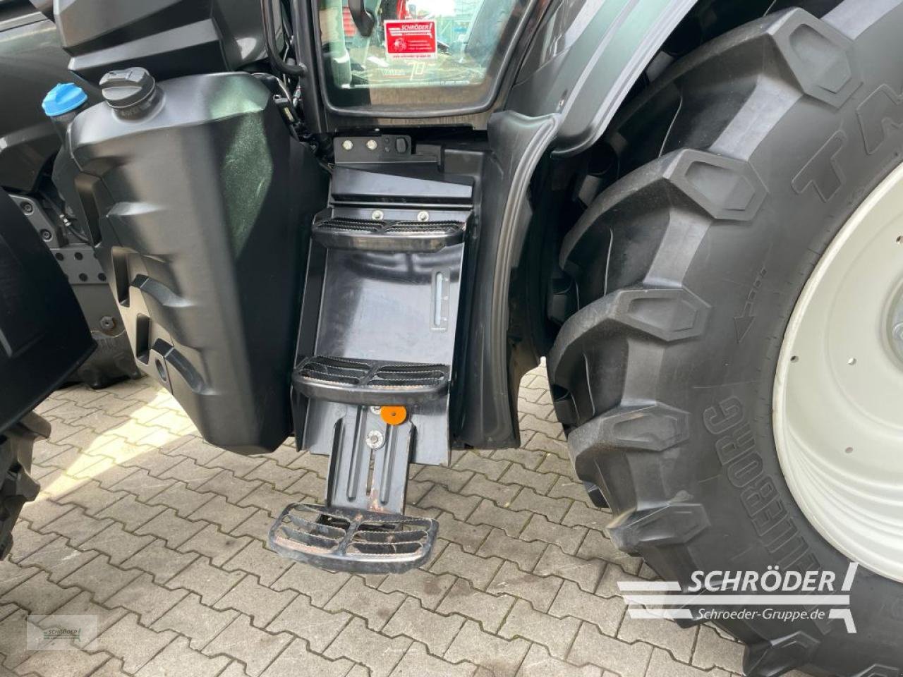 Traktor типа Valtra T 174 EA, Gebrauchtmaschine в Wildeshausen (Фотография 15)