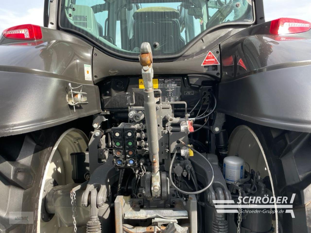 Traktor типа Valtra T 174 EA, Gebrauchtmaschine в Wildeshausen (Фотография 17)