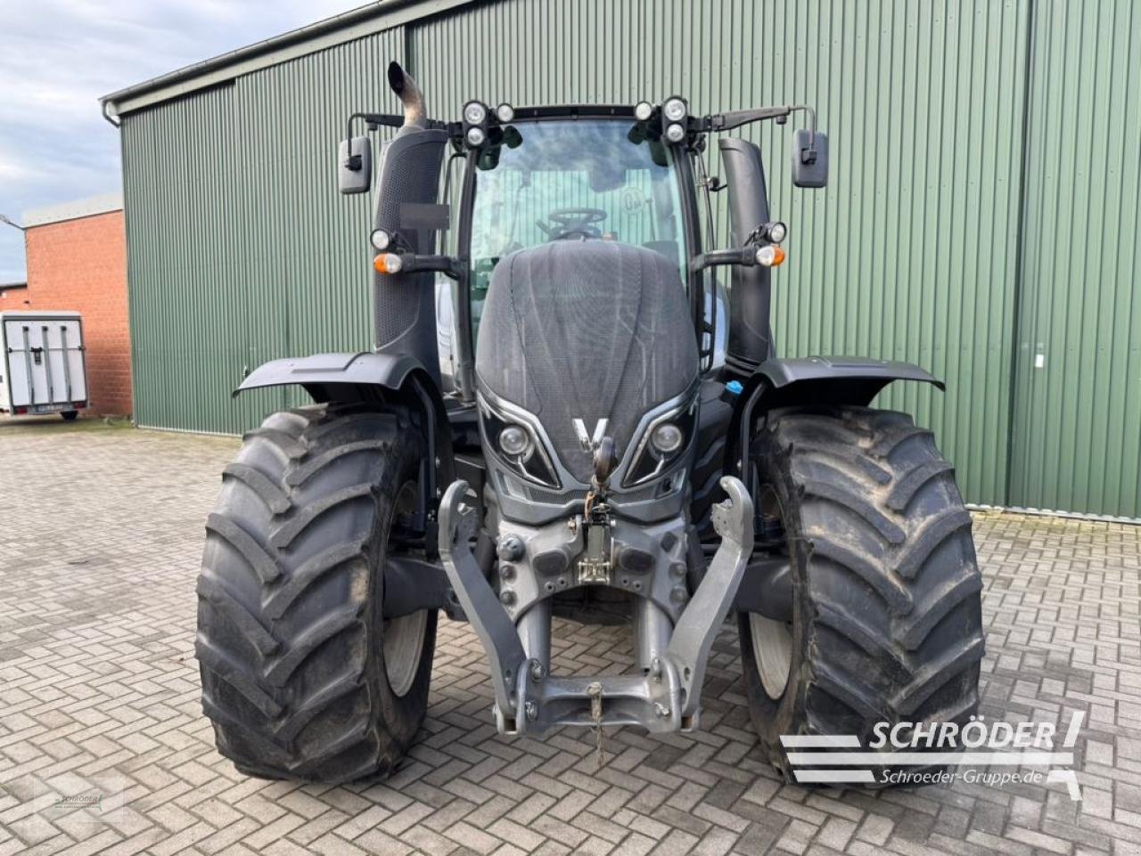 Traktor Türe ait Valtra T 174 EA, Gebrauchtmaschine içinde Twistringen (resim 4)