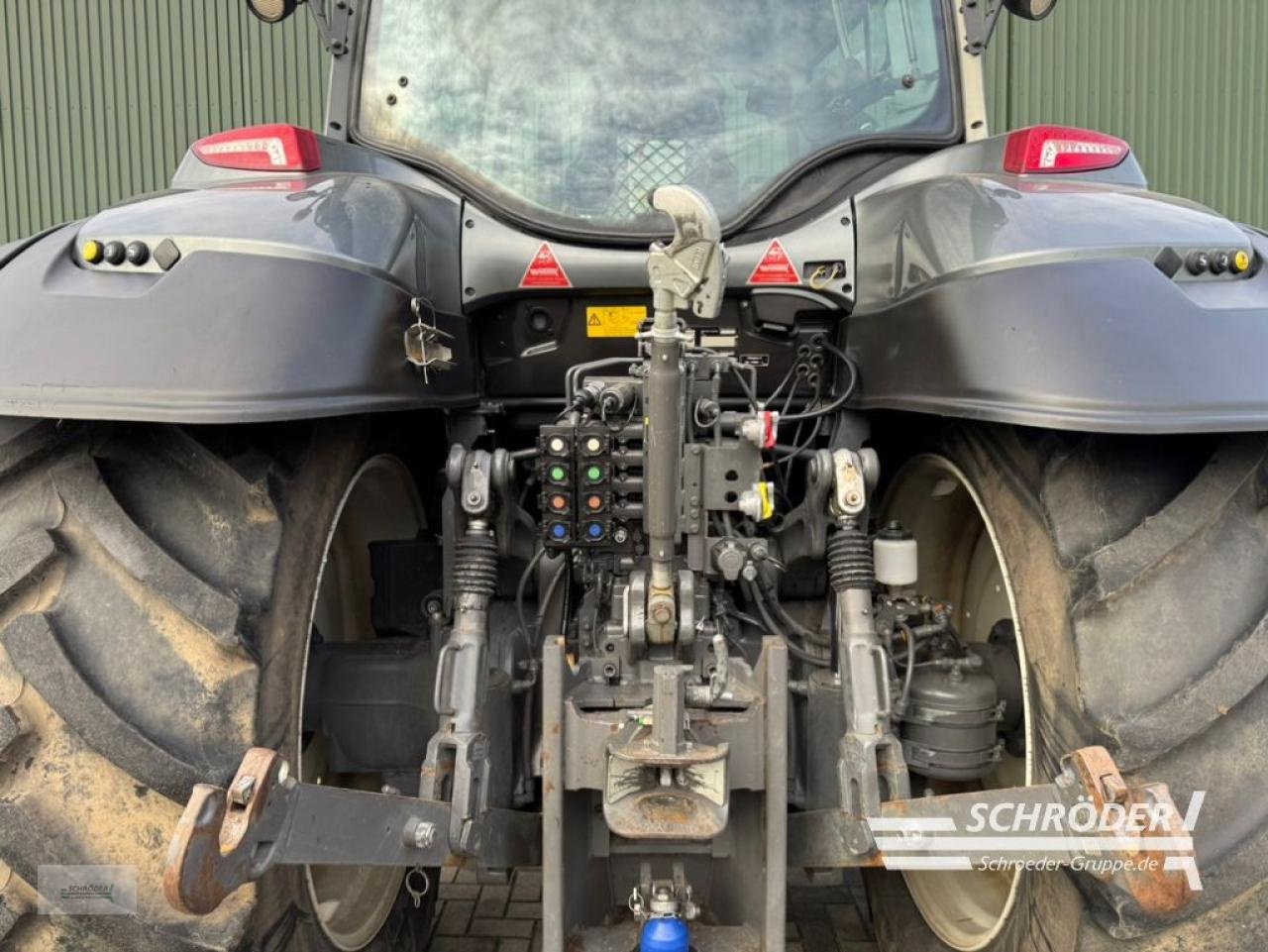 Traktor Türe ait Valtra T 174 EA, Gebrauchtmaschine içinde Twistringen (resim 8)