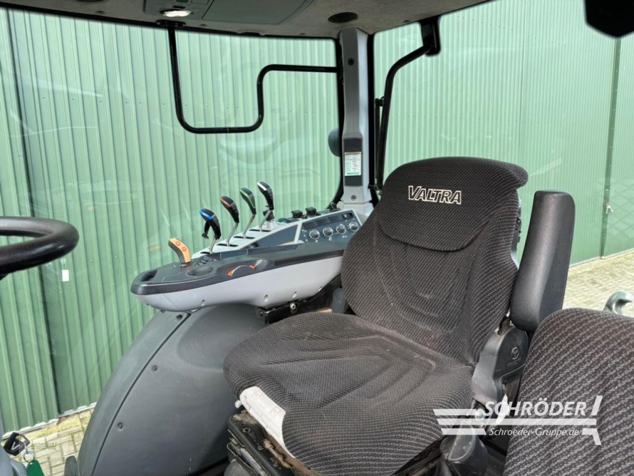 Traktor Türe ait Valtra T 174 EA, Gebrauchtmaschine içinde Twistringen (resim 19)