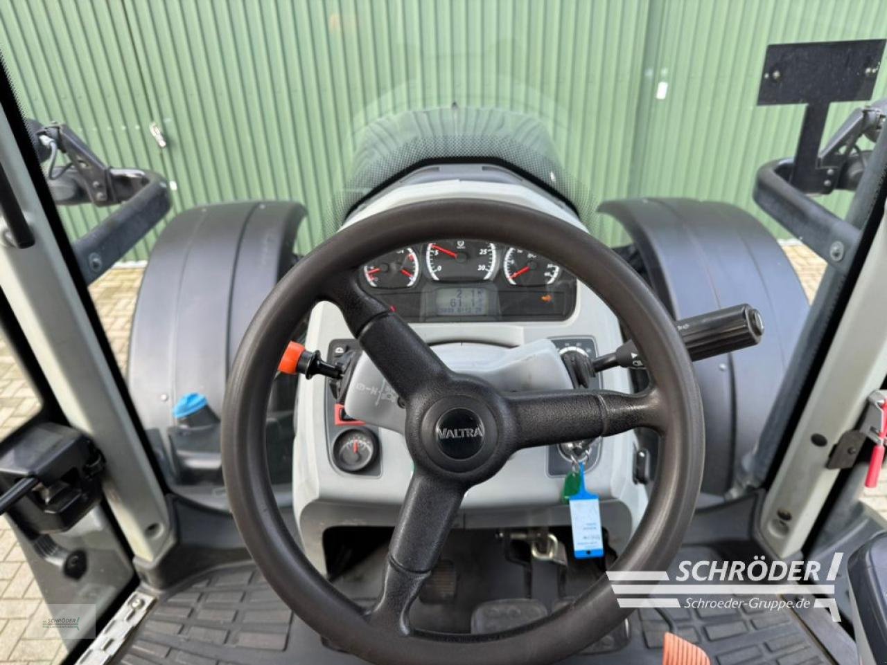 Traktor Türe ait Valtra T 174 EA, Gebrauchtmaschine içinde Twistringen (resim 22)