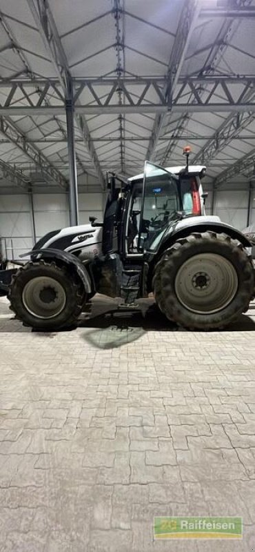 Traktor del tipo Valtra T 174, Gebrauchtmaschine In Bühl (Immagine 18)