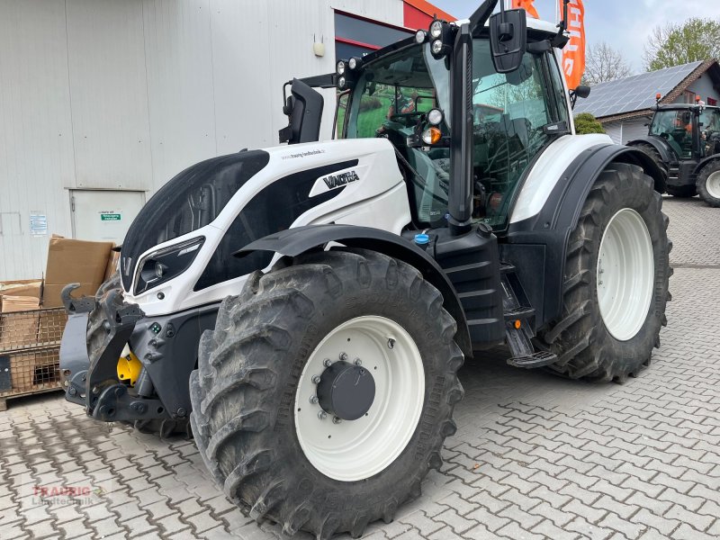 Traktor типа Valtra T 174D mit GPS, Gebrauchtmaschine в Mainburg/Wambach (Фотография 1)
