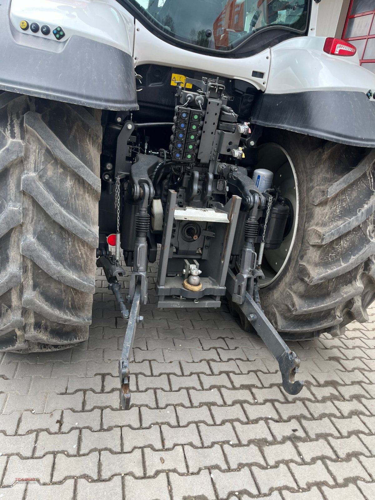 Traktor типа Valtra T 174D mit GPS, Gebrauchtmaschine в Mainburg/Wambach (Фотография 7)