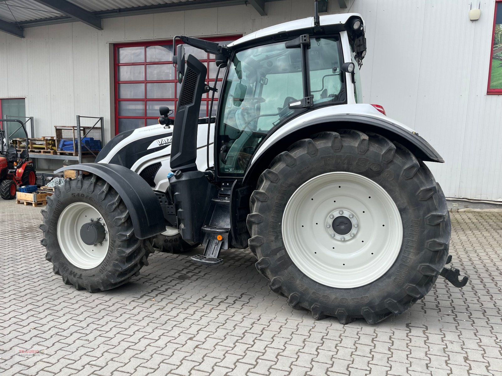 Traktor типа Valtra T 174D mit GPS, Gebrauchtmaschine в Mainburg/Wambach (Фотография 8)