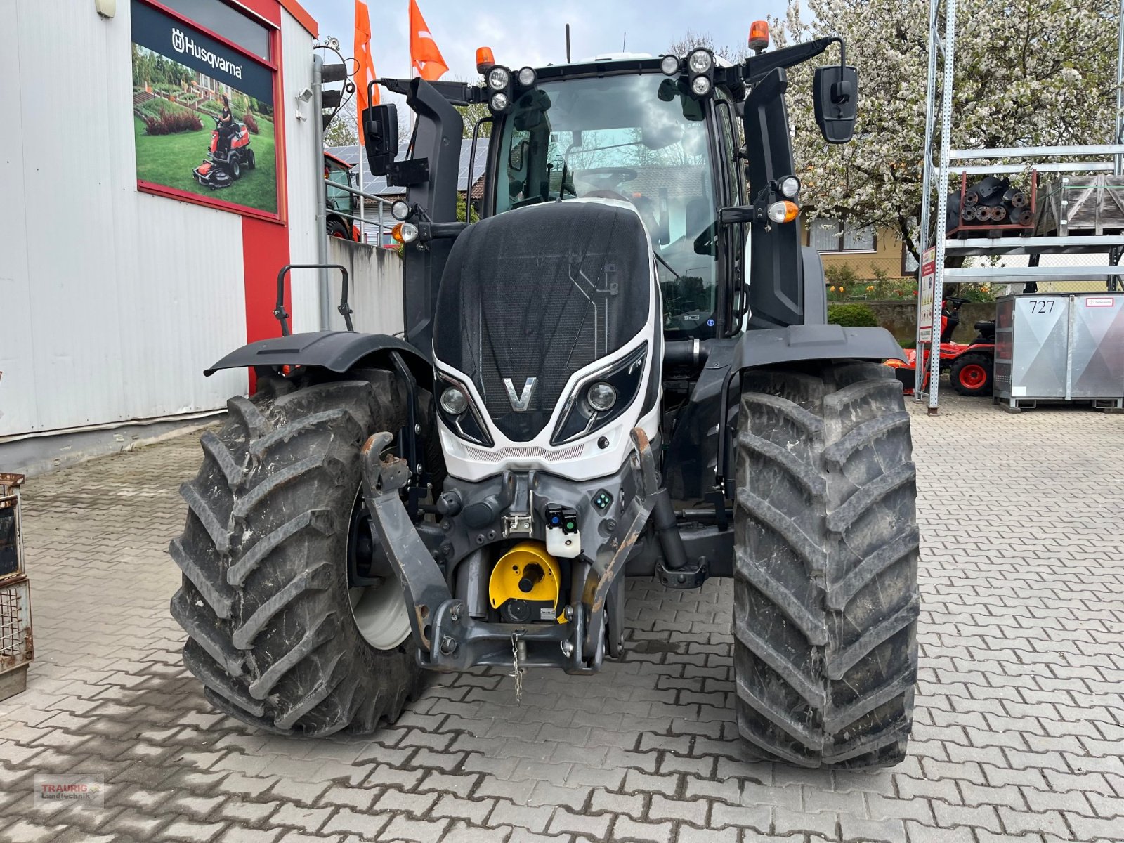 Traktor типа Valtra T 174D mit GPS, Gebrauchtmaschine в Mainburg/Wambach (Фотография 10)