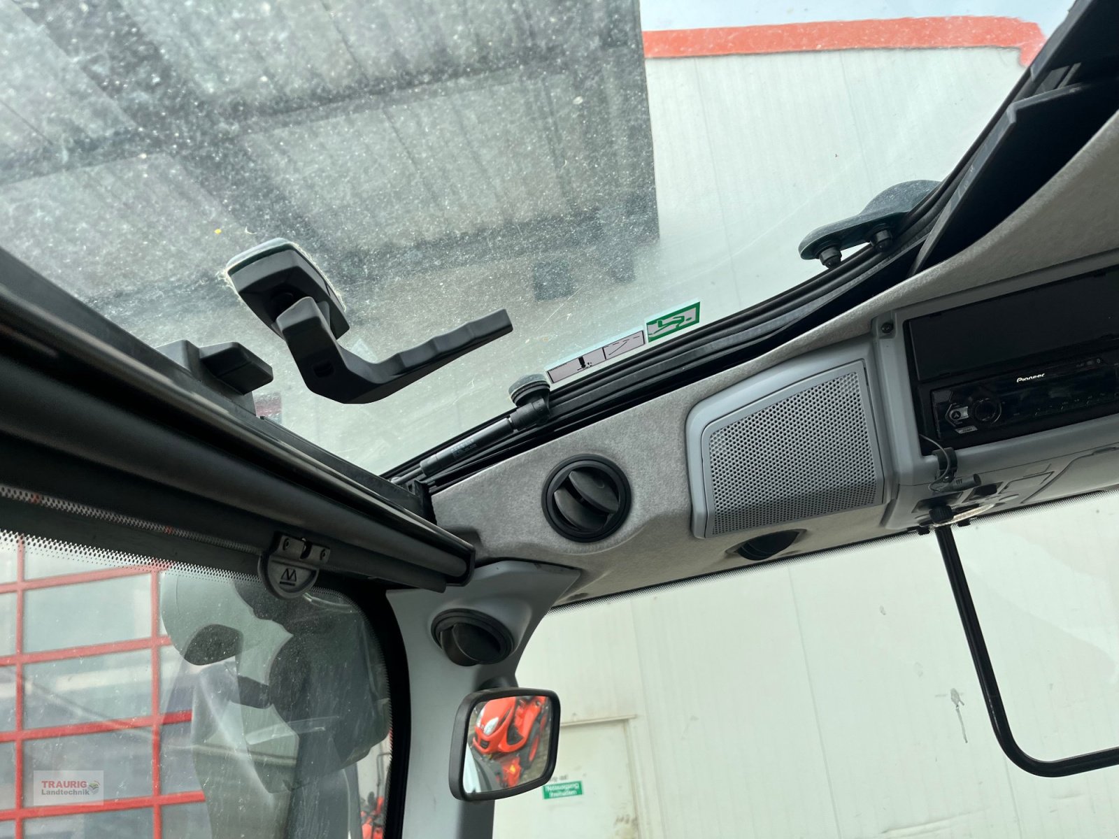 Traktor типа Valtra T 174D mit GPS, Gebrauchtmaschine в Mainburg/Wambach (Фотография 15)