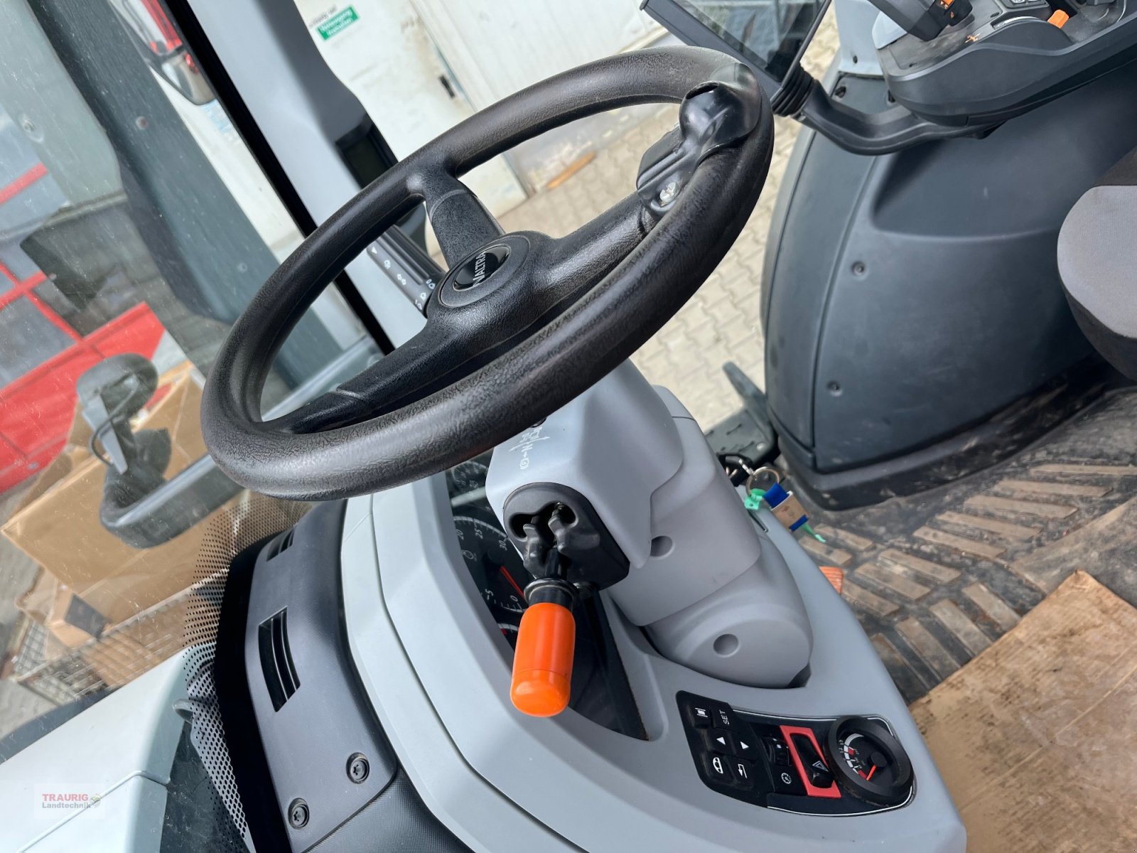 Traktor типа Valtra T 174D mit GPS, Gebrauchtmaschine в Mainburg/Wambach (Фотография 18)