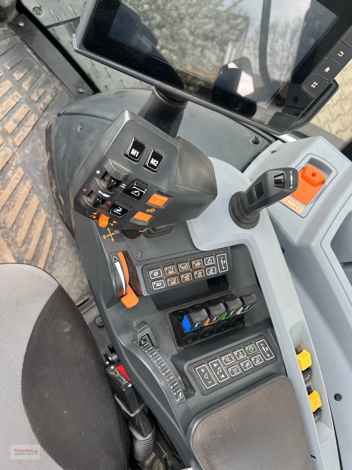 Traktor типа Valtra T 174D mit GPS, Gebrauchtmaschine в Mainburg/Wambach (Фотография 20)