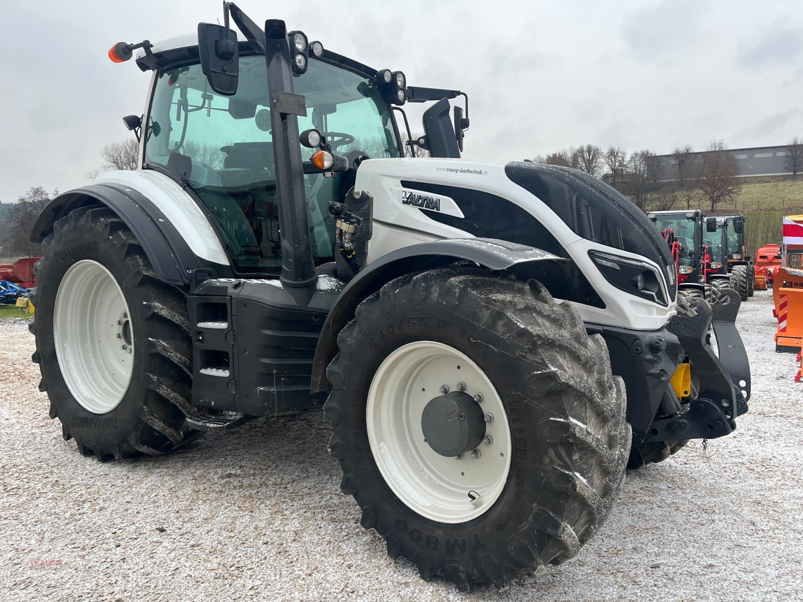 Traktor du type Valtra T 174D voll Ausstattung, Gebrauchtmaschine en Mainburg/Wambach (Photo 8)