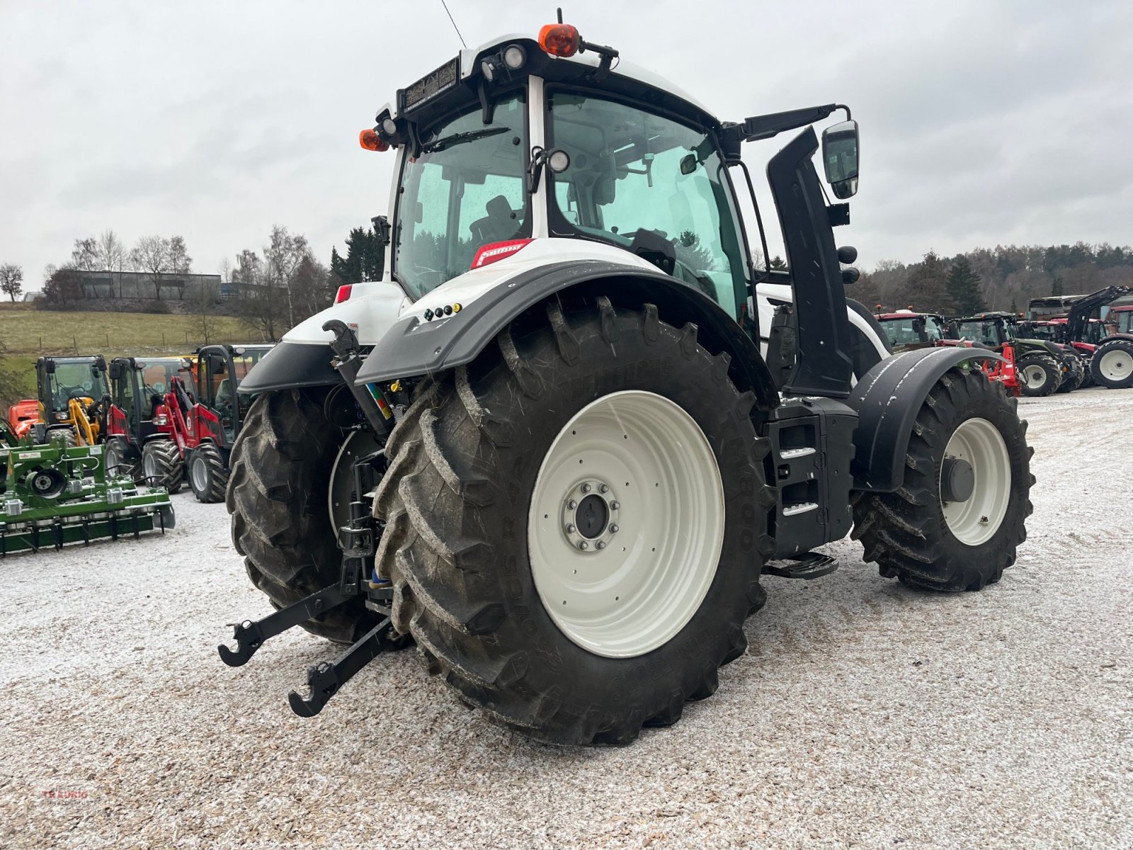 Traktor du type Valtra T 174D voll Ausstattung, Gebrauchtmaschine en Mainburg/Wambach (Photo 10)