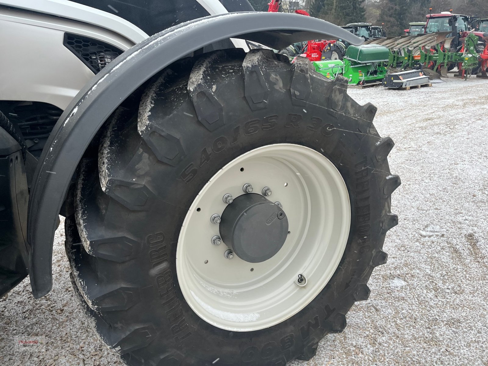 Traktor du type Valtra T 174D voll Ausstattung, Gebrauchtmaschine en Mainburg/Wambach (Photo 12)