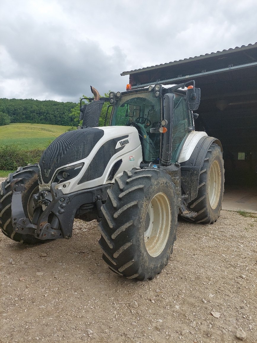 Traktor typu Valtra T 174e D SmartTouch, Gebrauchtmaschine w LABASTIDE MURAT (Zdjęcie 1)