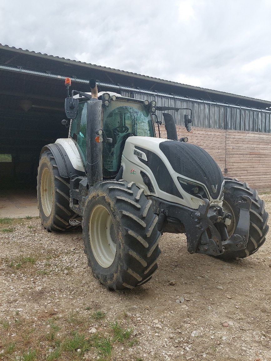 Traktor typu Valtra T 174e D SmartTouch, Gebrauchtmaschine w LABASTIDE MURAT (Zdjęcie 2)