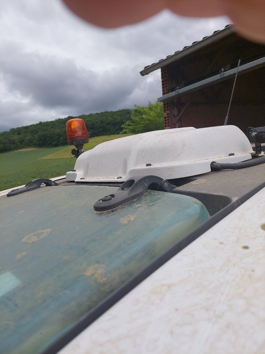 Traktor typu Valtra T 174e D SmartTouch, Gebrauchtmaschine w LABASTIDE MURAT (Zdjęcie 10)